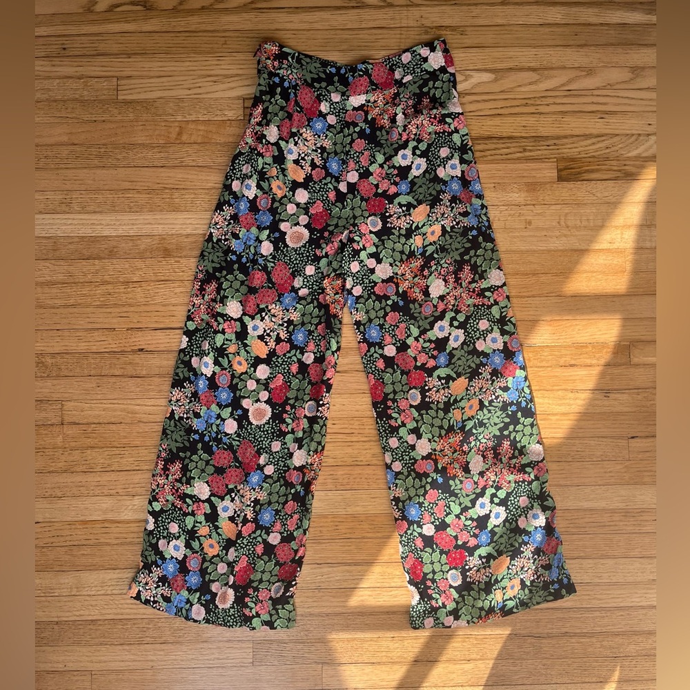 Zara Flowy Floral Pants